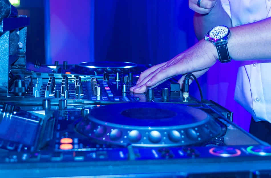 DJ wedding hire in Gold Coast