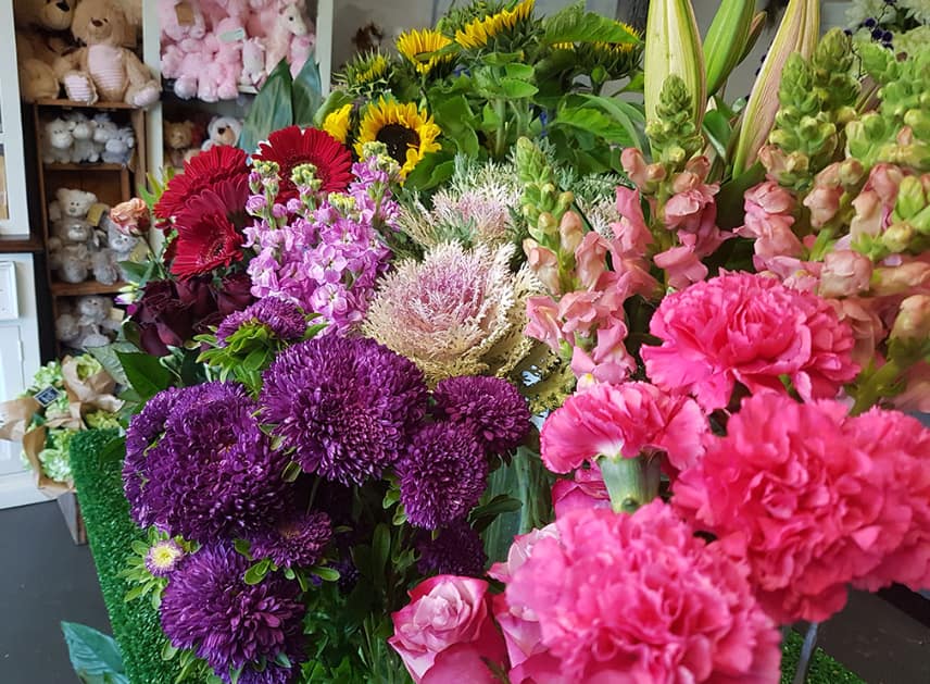 Why You Should Select A Flower Shop In Gold Coast?